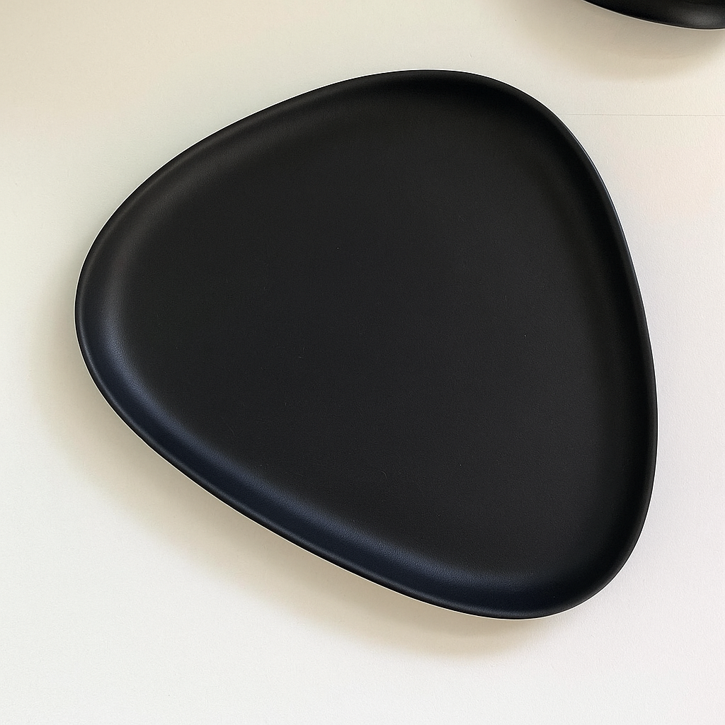 BANDEJA TRIANGULAR MEDIANA - BLACK