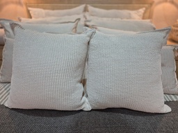 ALMOHADON TEJIDO 45 X 45