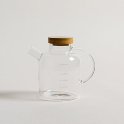 [0504081] ACEITERA MEDIDORA BAJA CON TAPA DE BAMBOO 650 ML